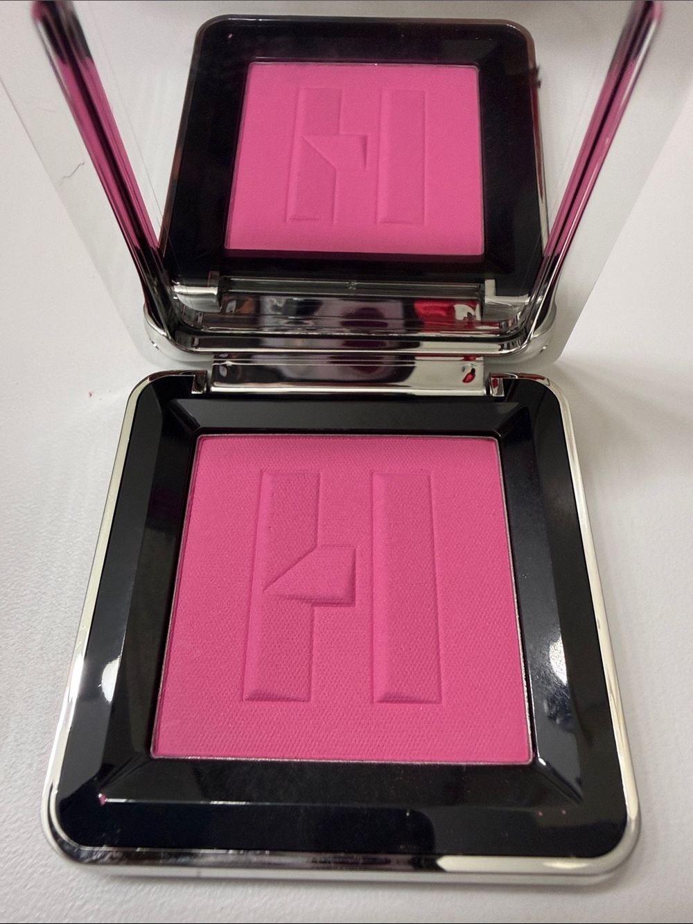 Haus Labs By Lady Gaga Vibrant Pink Compact Blush - Picture 3 of 3
